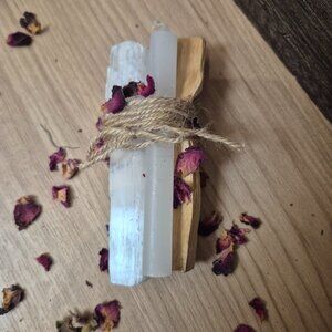 Mini Witchcraft Bundle - Palo Santo, White Candle, and Selenite